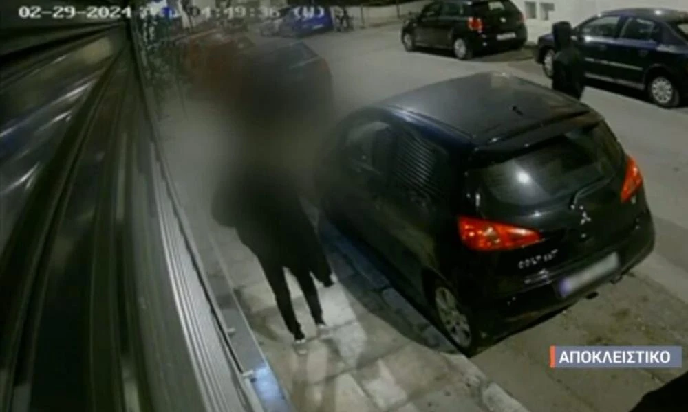 Εξάρχεια: Σκηνές θρίλερ έζησε 36χρονη - Μπήκαν στο σπίτι της, τη λήστεψαν και προσπάθησαν να τη βιάσουν (βίντεο)